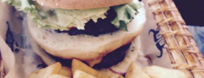 Daily Dana Burger & Steak is one of The 15 Best Places for Burgers in Istanbul.