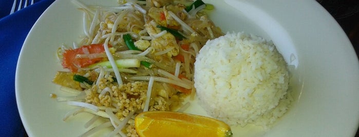 California Thai Cuisine is one of Tempat yang Disukai Neha.