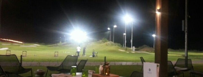 Almouj Golf is one of Tempat yang Disukai Alisa.