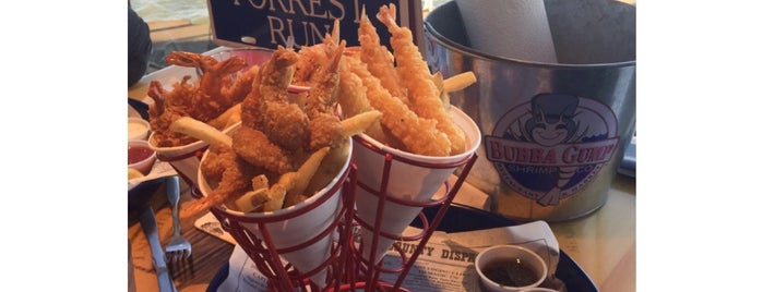 Bubba Gump Shrimp Co. is one of Locais curtidos por Irenette.