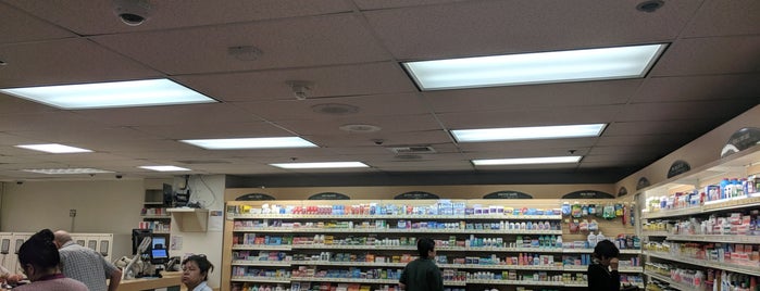 Kaiser Permanente Pharmacy is one of Tempat yang Disukai Karl.