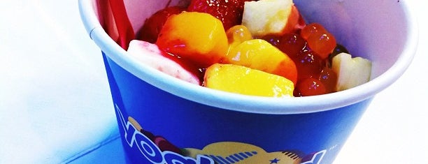 Yogland is one of Adrianさんのお気に入りスポット.