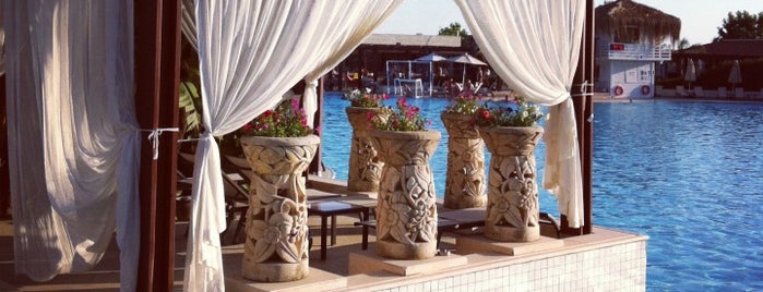 Ela Excellence Resort Belek is one of สถานที่ที่ Burak ถูกใจ.