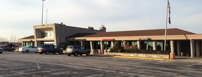 Henry F Schricker Travel Plaza (Westbound) is one of martín’s Liked Places.