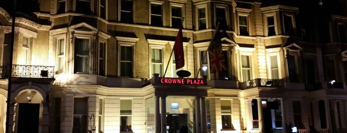 Crowne Plaza London - Kensington is one of Orte, die David gefallen.