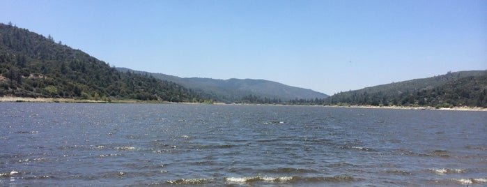 Lake Hemet is one of Lugares favoritos de Edward.