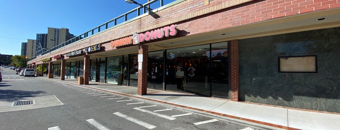 Dunkin' is one of The 11 Best Places for Hash Browns in Queens.
