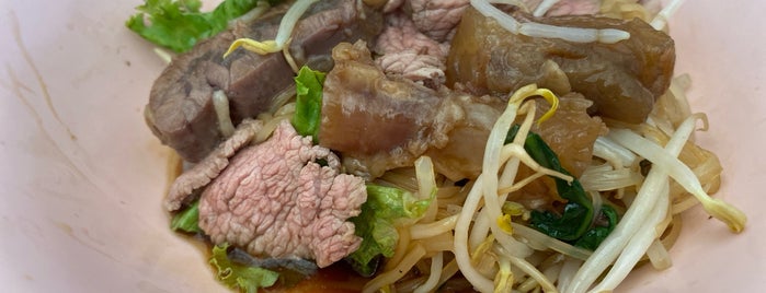 Nai Tor Nuea Tun is one of Beef Noodle in Bangkok.