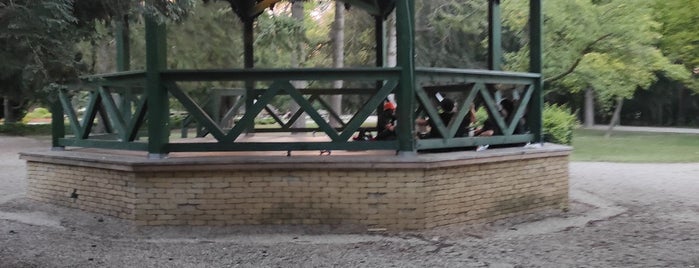 Erzsébet-kert is one of KIránduló/pihenő helyek.