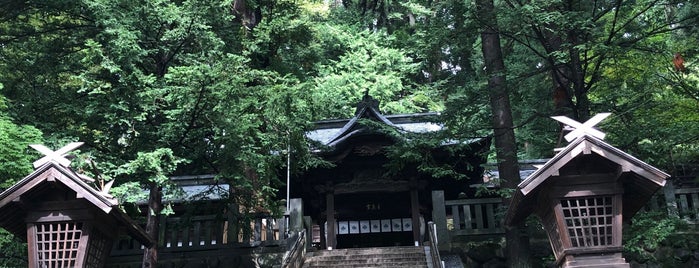 手長神社 is one of 東方元ネタ.