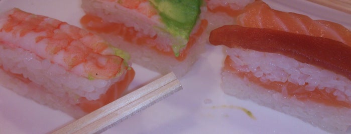 Sushi Aki is one of Favoritos.
