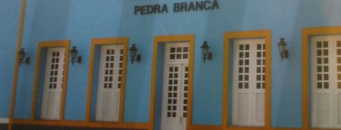 Prefeitura Municipal de Pedra Branca is one of Ruan house.