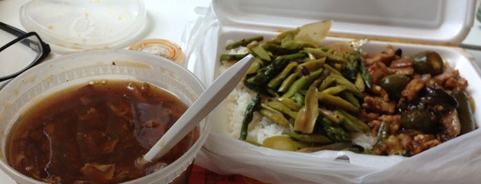 Chinese Food Truck is one of Tempat yang Disukai Alwyn.