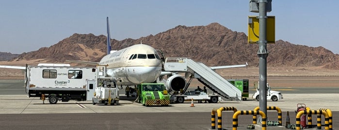 Prince Abdulmajeed Bin Abdulaziz Airport (ULH) is one of Саудовская Аравия.