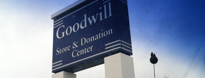 Goodwill is one of สถานที่ที่ Gail ถูกใจ.