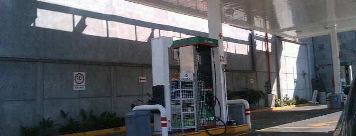 Gasolinería is one of carlos : понравившиеся места.