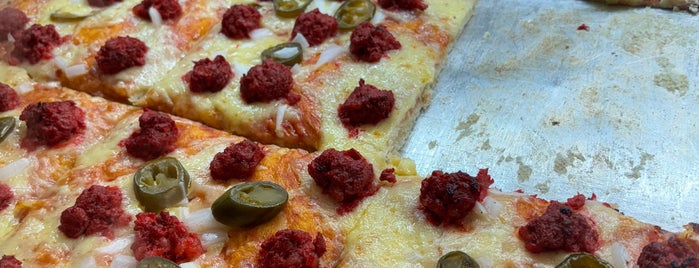 Renzo's Pizza is one of Playa Del Carmen food.