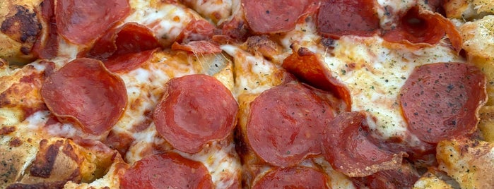 Domino's Pizza is one of Lugares favoritos de Da.