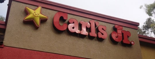 Carl's Jr. is one of สถานที่ที่ KENDRICK ถูกใจ.