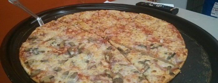 Ristorante y Pizza "Don Carmelo" is one of สถานที่ที่ Enrique ถูกใจ.
