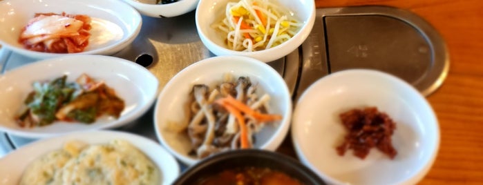 올터 두부고을 is one of Food.