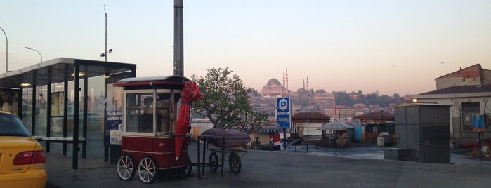 Karaköy Tramvay Durağı is one of Tempat yang Disukai Cansu 잔수 Yıldız.