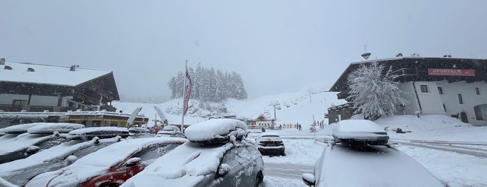 Gschwandkopf Ski Center is one of reis.