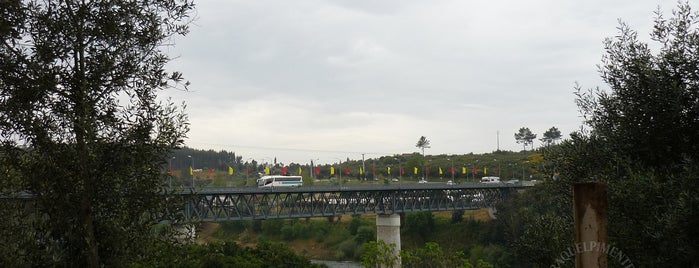 Ponte de Ferro sobre o rio Zêzere is one of Santarém.