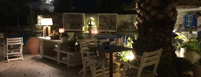 Irida Bar & Restaurant is one of Heraklion Trip✅.