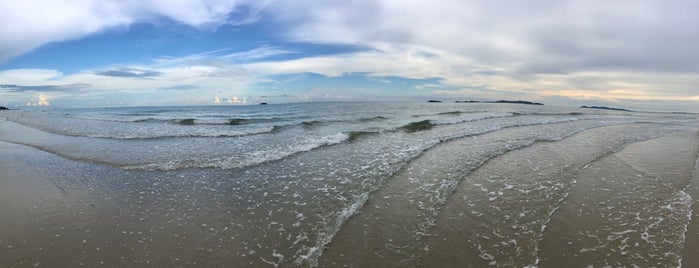 Beach @ Bandara On Sea Rayong is one of เมืองสวย.