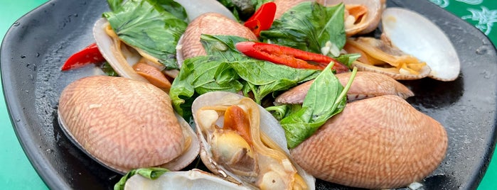 Somyot Paknam Seafood is one of Ranong.