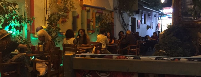 Nar Cafe is one of Gidilecek Yerler.