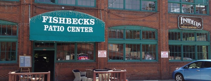 fishbecks patio center is one of Locais curtidos por Velma.