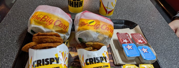 Carl's Jr. is one of Efrosini-Mariaさんのお気に入りスポット.