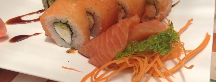 Sushi Sake is one of Locais curtidos por Boris.