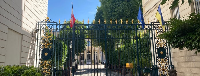 Ambassade de Pologne / Ambasada Rzeczypospolitej Polskiej is one of Paris/ France.