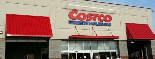 Costco is one of สถานที่ที่ Tom ถูกใจ.