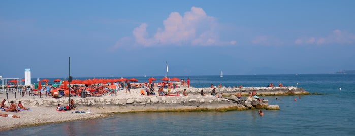 Desenzanino Beach is one of Lago Di Garda.