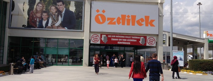 Özdilek is one of สถานที่ที่ Yılmaz ถูกใจ.
