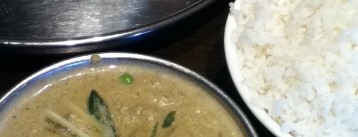 南インド料理 ダクシン is one of Curry.