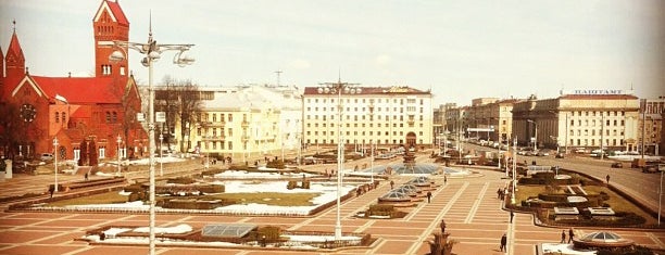 Площадь Независимости / Independence Square is one of Minska.
