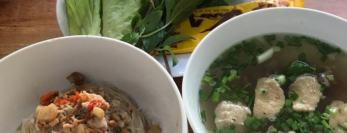 Phở Hồng (phở khô Gia Lai) is one of Where to eat in Tân Bình.