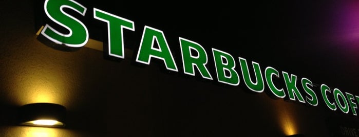 Starbucks is one of Justinさんのお気に入りスポット.