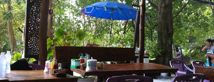 Local Thai Food is one of สถานที่ที่ Fernando ถูกใจ.