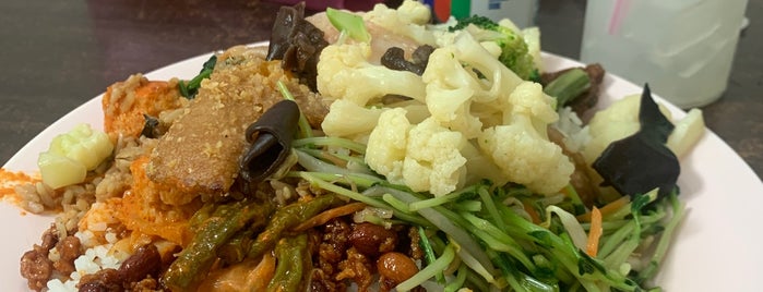 Luk Yea Yan Vegetarian Restaurant (鹿野苑素食馆) is one of Penang.
