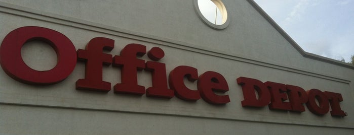 Office Depot is one of Lieux qui ont plu à Azarely.