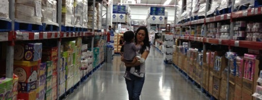 Sam's Club is one of สถานที่ที่ Guillermo ถูกใจ.