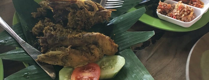 Ayam Betutu 'Warung Nyoman' is one of culinary at bali.