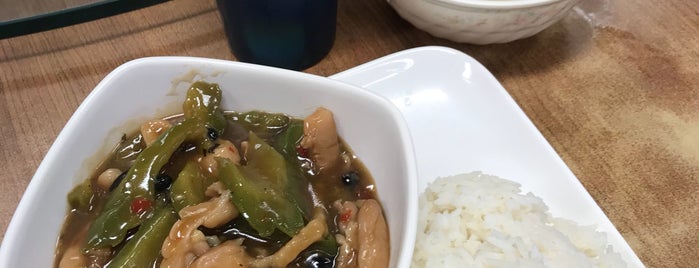 Cheung Fat Kitchen is one of Lieux sauvegardés par P Y.