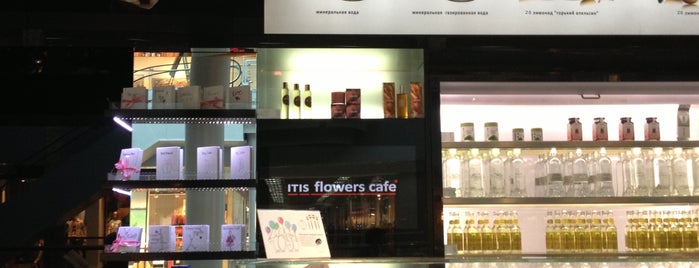 Itis Flowers Cafe is one of Места.